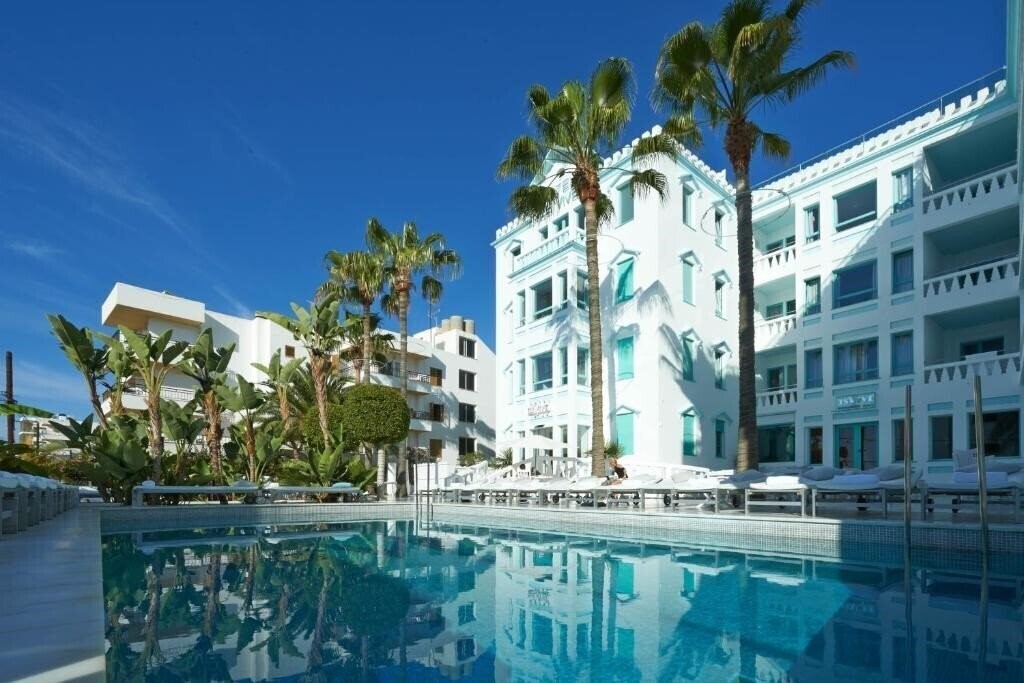 Отель Hotel Mim Ibiza Es Vive (Adults Only) 3*