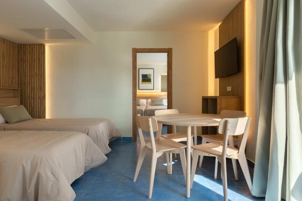 Отель The Blue Apartments by Ibiza Feeling апартаменты