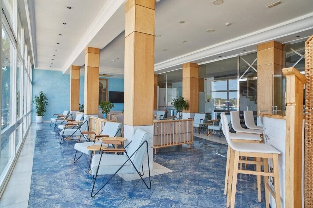 Зображення Argos 4*