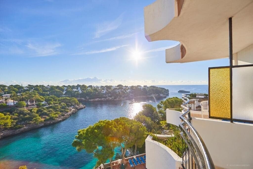 Готель Cala Ferrera 3*