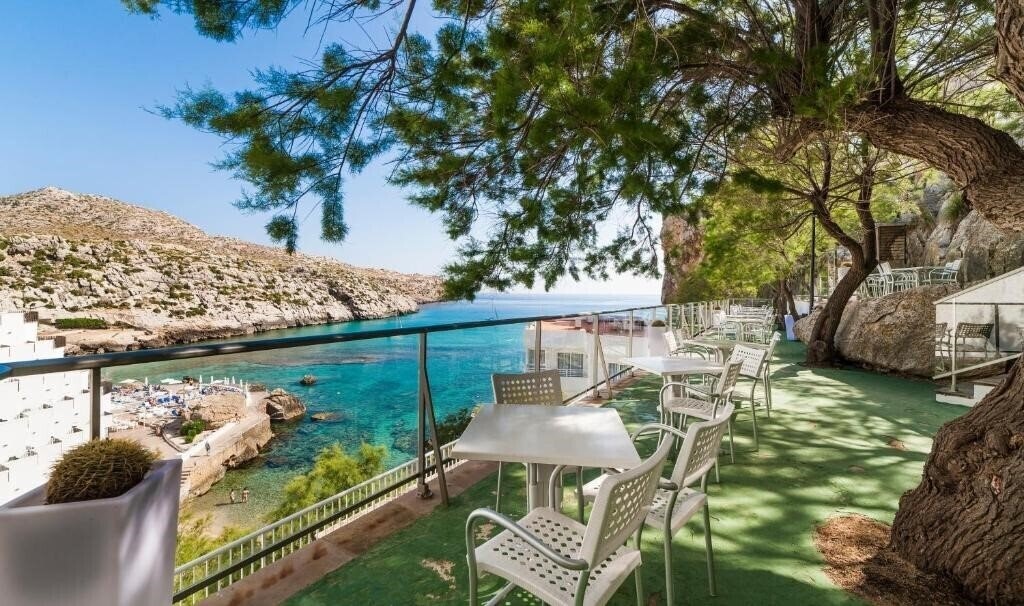 Zdjęcie Globales Simar 3*