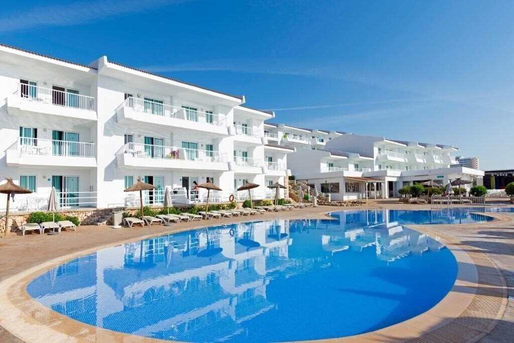 Готель Apartamentos HSM Calas Park 3*