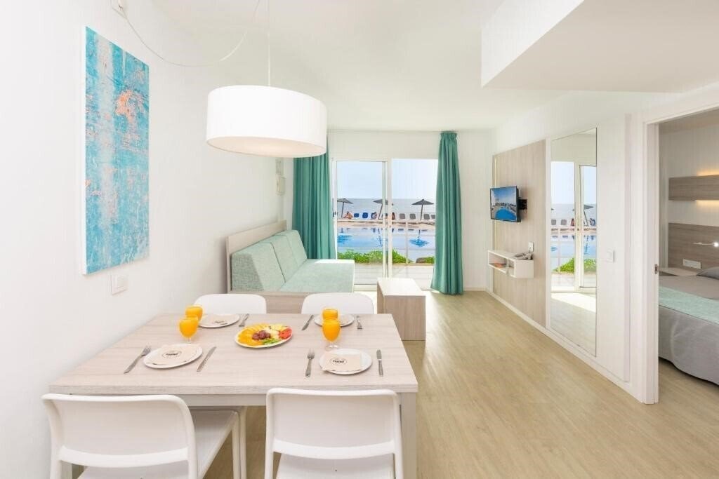 Картинка Apartamentos HSM Calas Park 3*