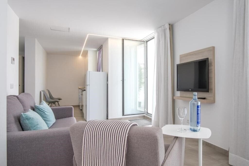 Фотография Sea Breeze Apt 3*