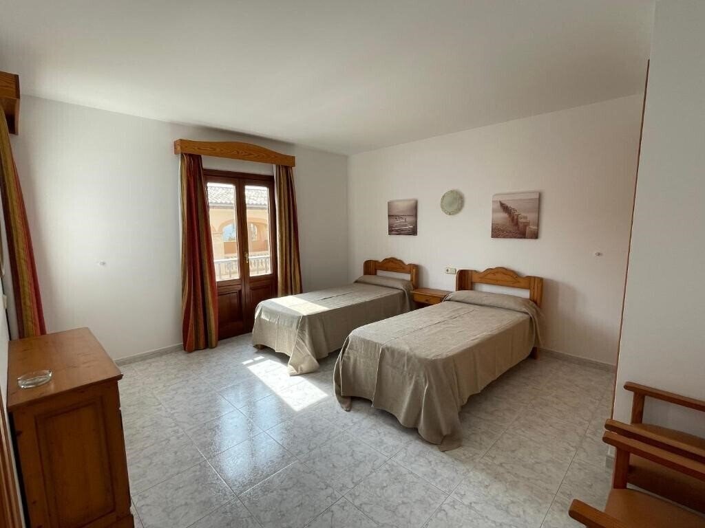 Zdjęcie Hostal Can Gallu (ex. B&B Can Gallu) 2*