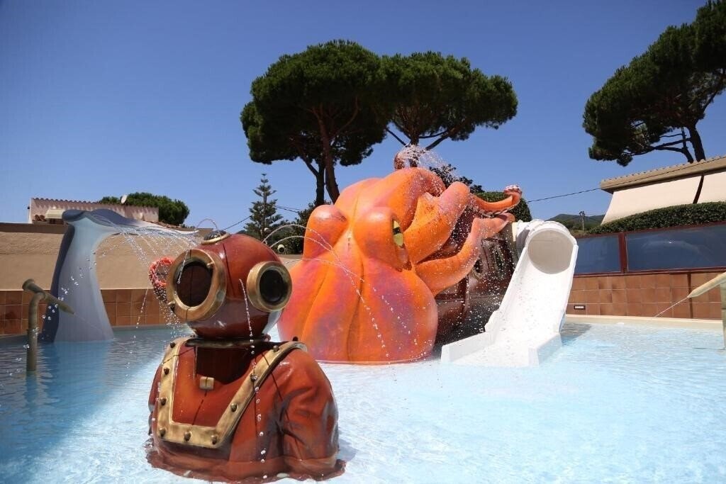 Готель H. Top Calella Palace 4*