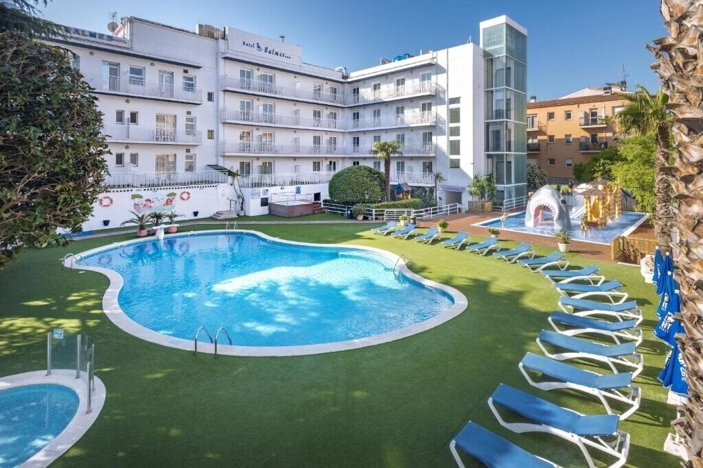 Готель GHT Balmes Hotel, Aparthotel & Splash 3*