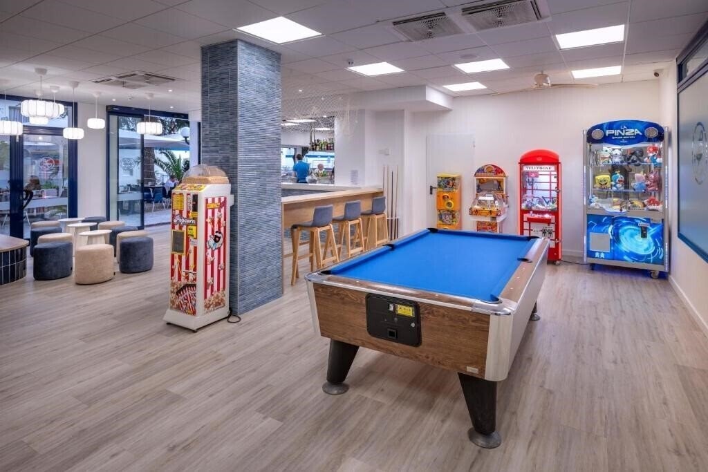 Зображення GHT Balmes Hotel, Aparthotel & Splash 3*