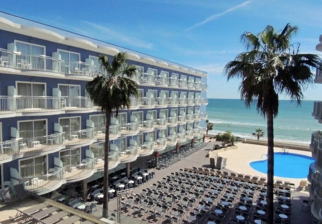 Готель Augustus Hotel 4*