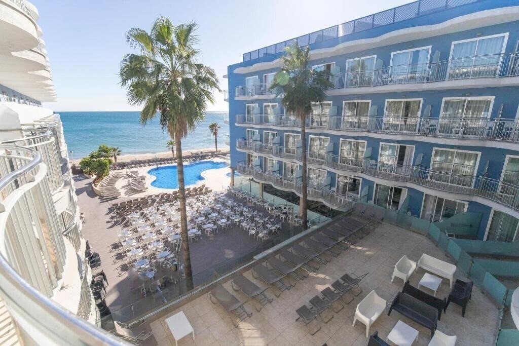 Фото Augustus Hotel 4*