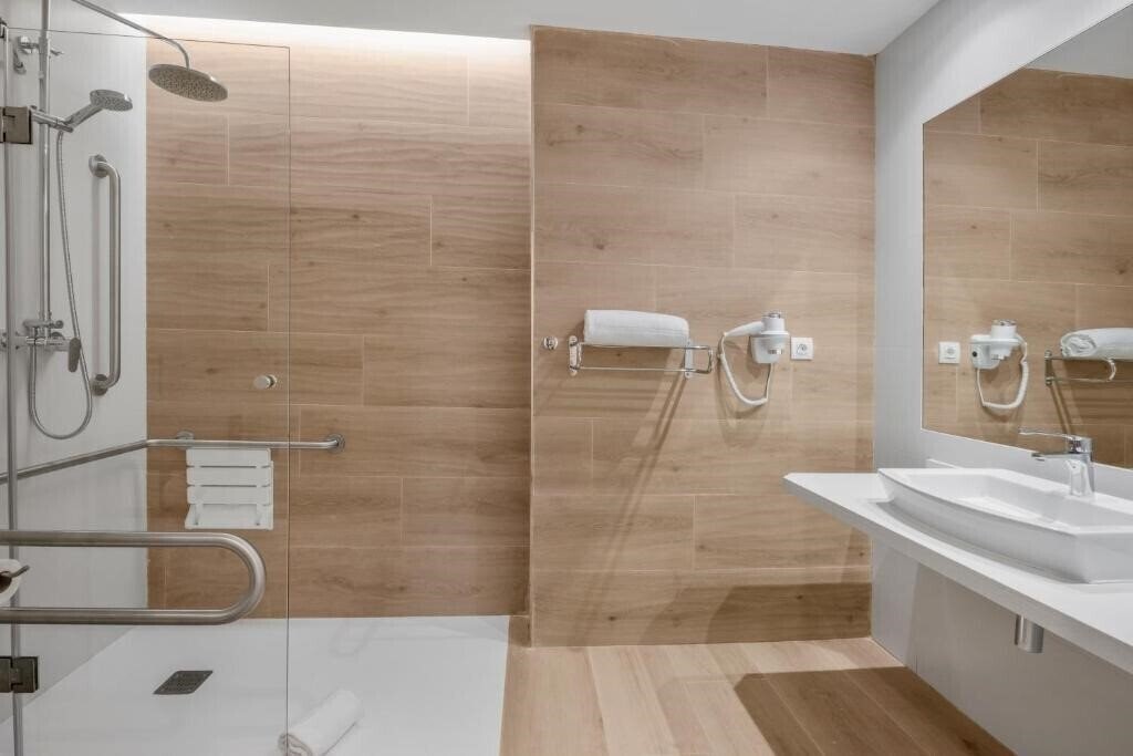 Zdjęcie B&B Hotel Castro Urdiales 3*