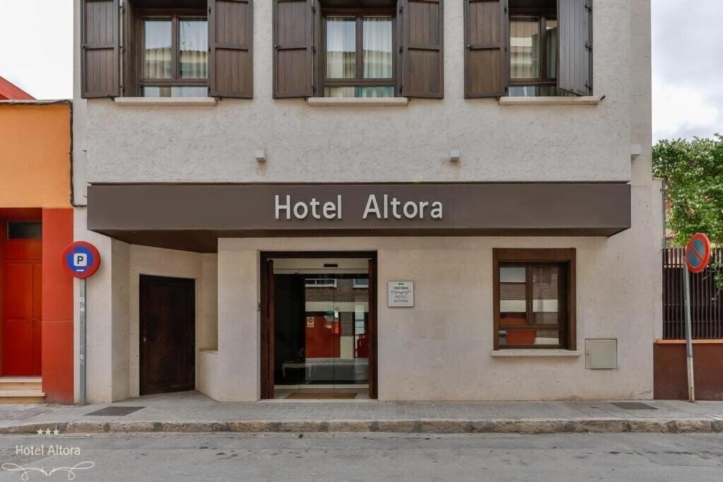 Готель Hotel Altora 3*