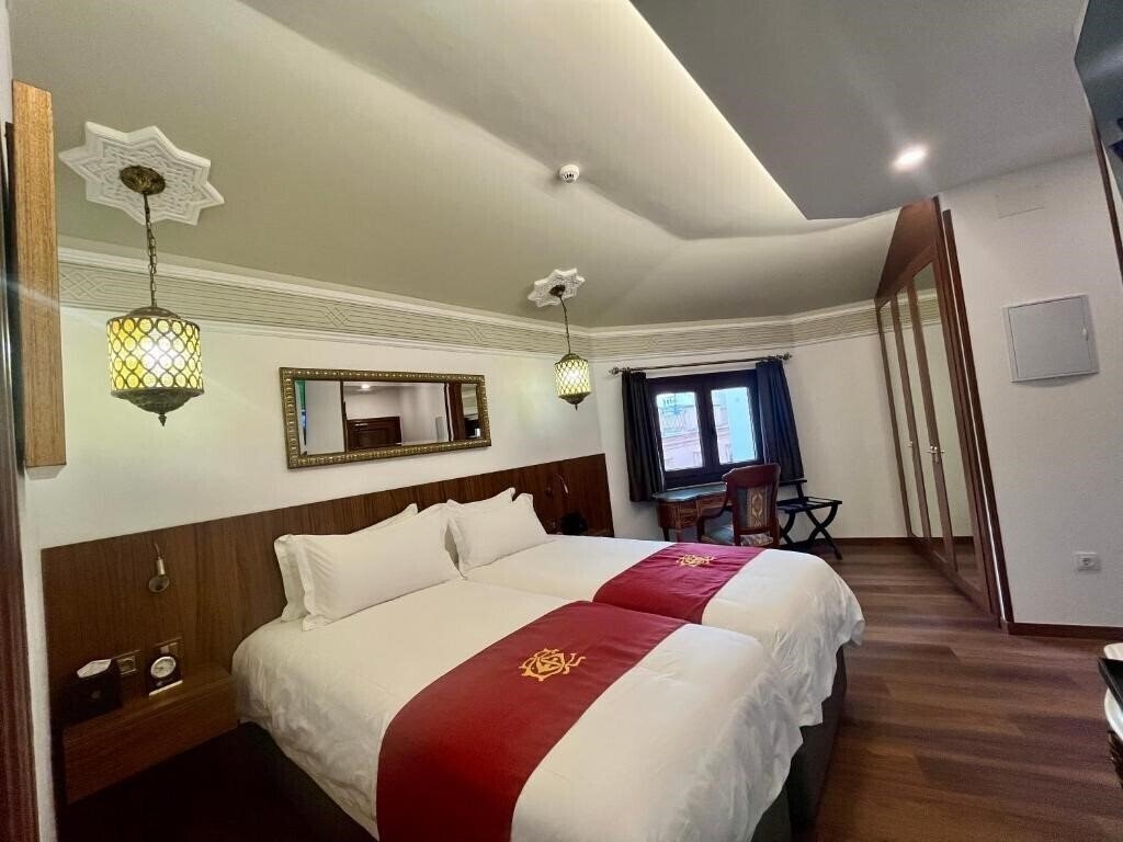 Фотографія Hotel Boutique Cason de Los Lopez 4*
