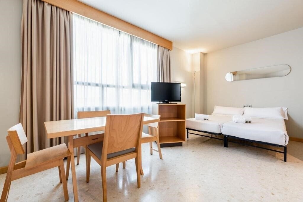 Zdjęcie Exe Aparthotel Campus San Mames 3*
