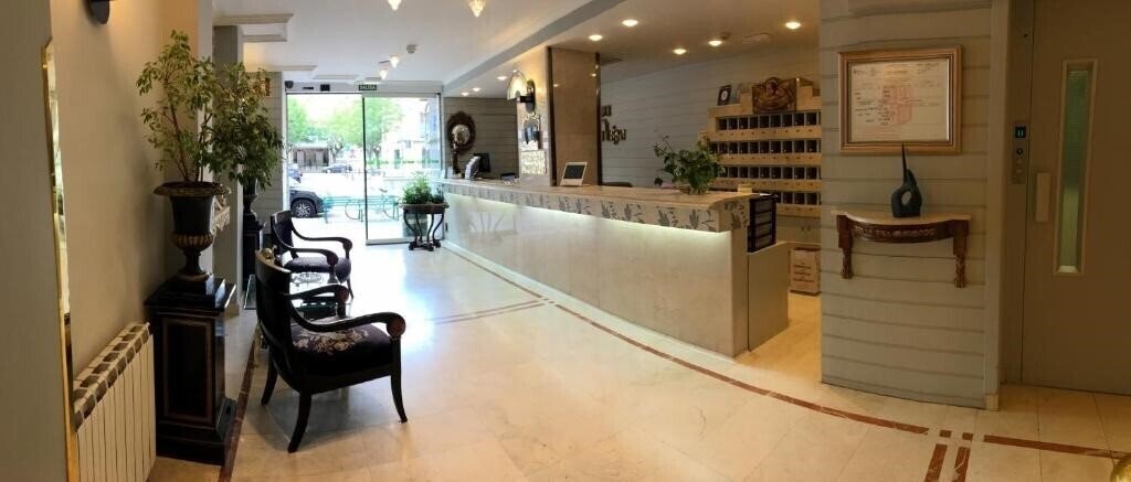 Zdjęcie Maria Luisa Burgos 3*