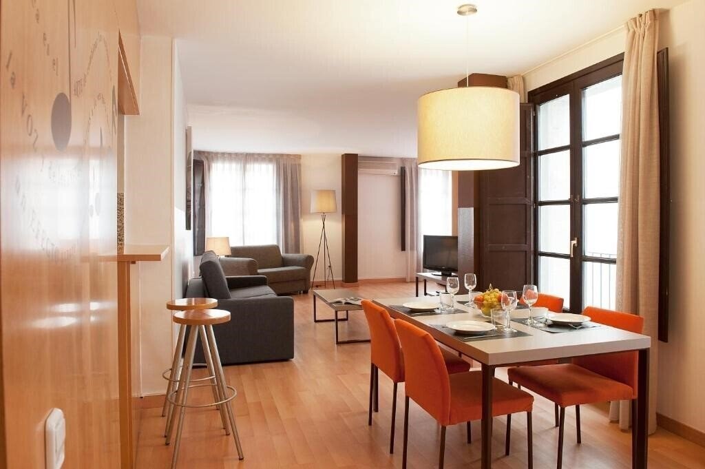 Зображення Aspasios Plaza Real Apartments 3*
