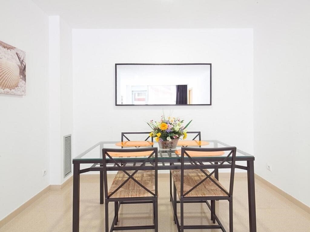 Фотографія Charm Suites 3*