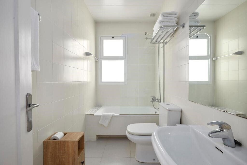 Zdjęcie Fisa Rentals Aribau Apartments 3*