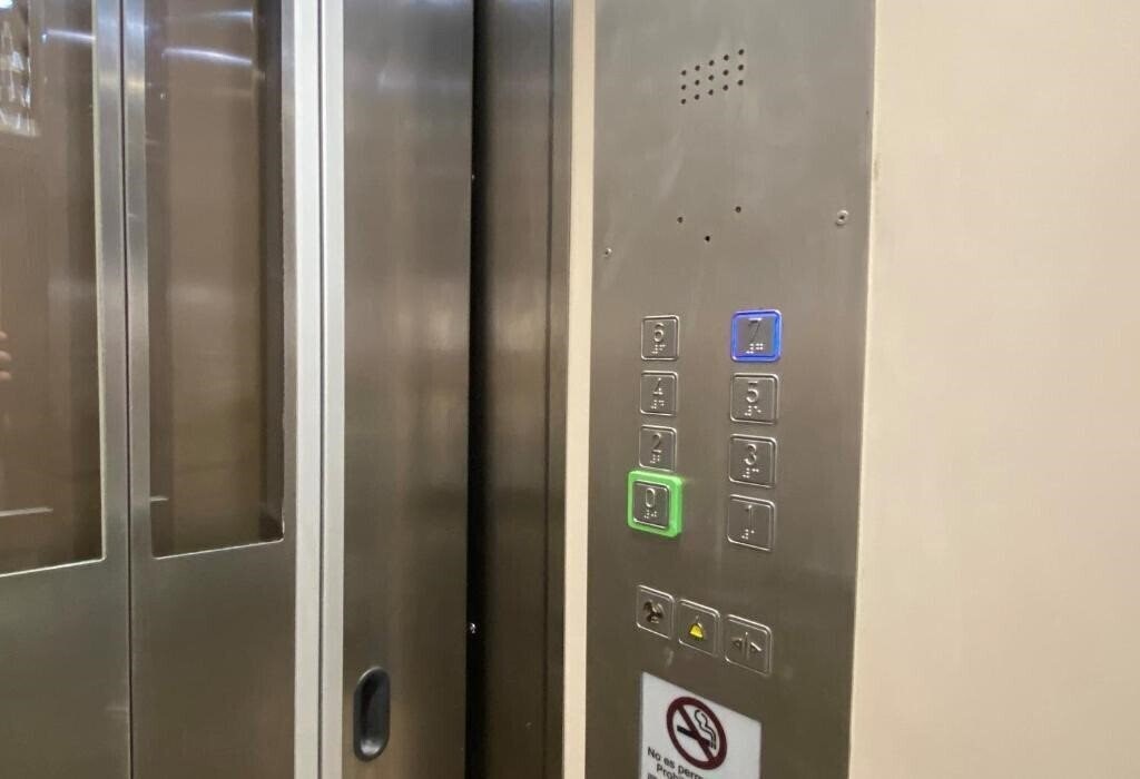 Zdjęcie Fisa Rentals Aribau Apartments 3*