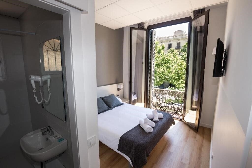 Hotel Hostalin Barcelona Gran Via 3*