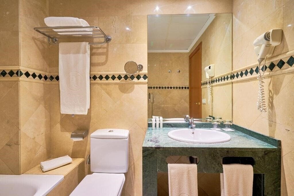 Zdjęcie Exe Ciudad De Cordoba 4*