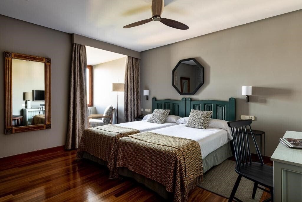 Zdjęcie Parador De Hondarribia El Emperador (ex. Parador Castillo De Carlos V) 4*