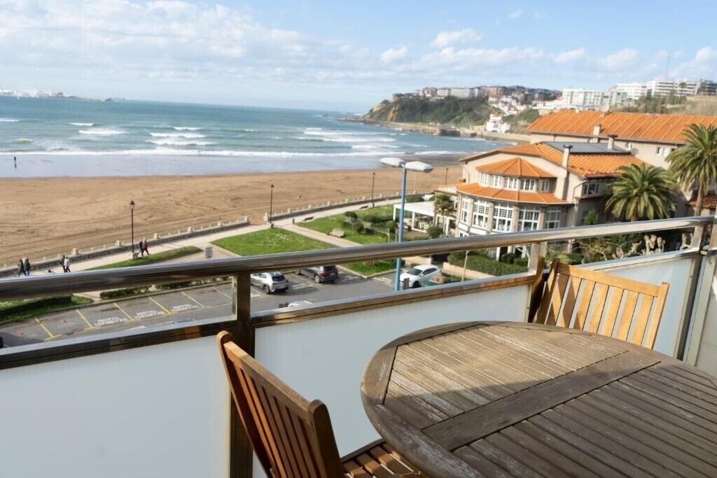 Hotel Petit Palace Tamarises Getxo 3*