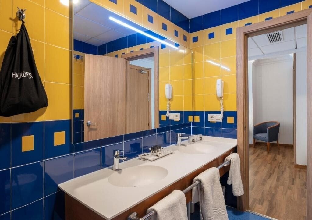 Zdjęcie Rh Victoria 4*