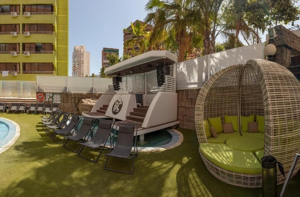 Фотография Benidorm Celebrations Pool Party Resort 3*