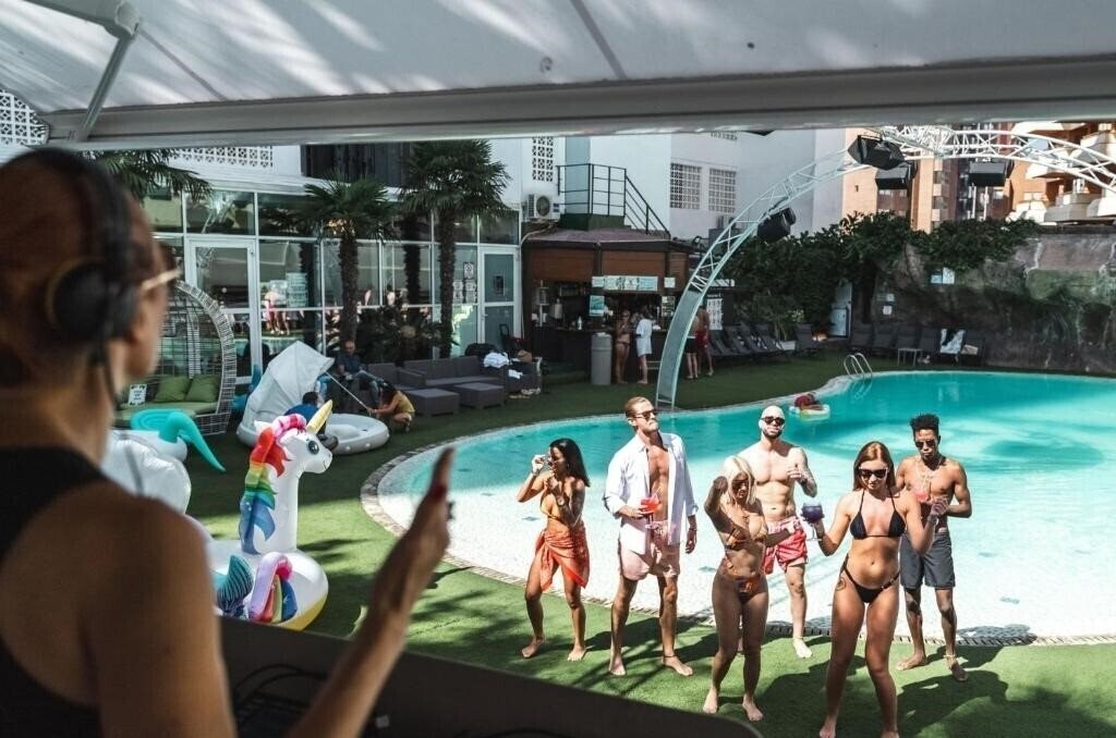 Изображение Benidorm Celebrations Pool Party Resort 3*