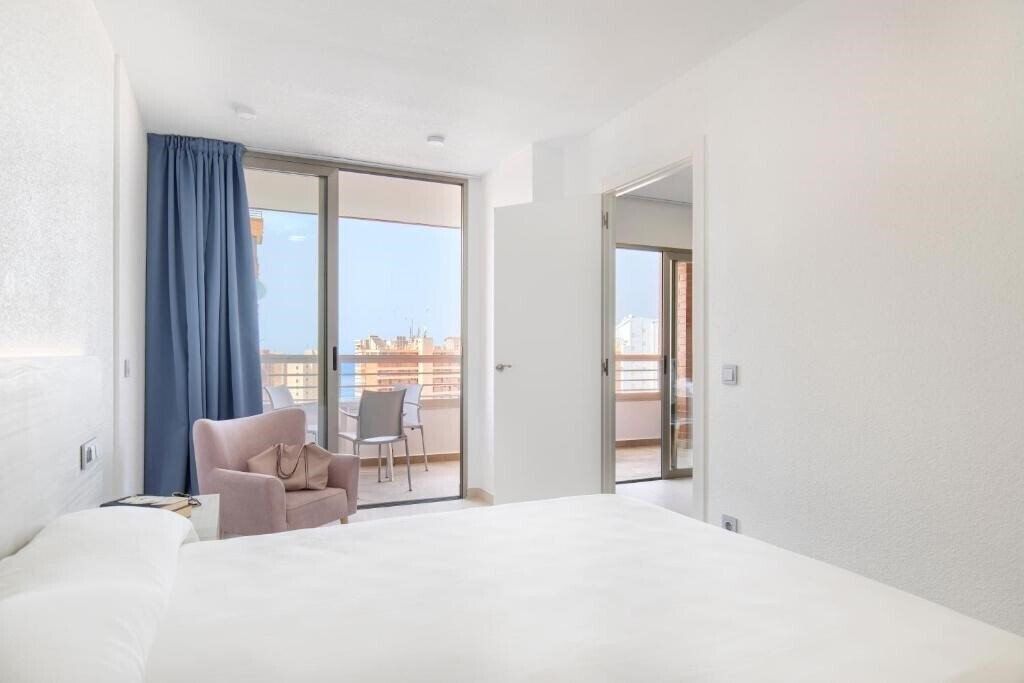 Готель BCL Levante Lux Aparthotel 3*