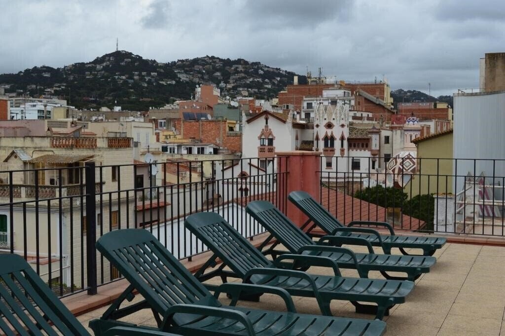 Отель Apartamentos Royal 3*