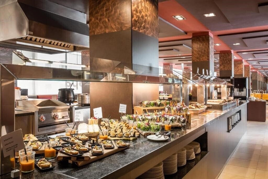 Obraz Fergus Style Plaza Paris Spa 4*