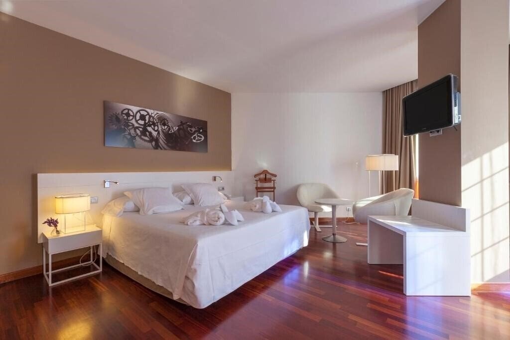 Zdjęcie Hotel URH Ciutat de Mataro (ex. NH Ciutat de Mataro) 3*