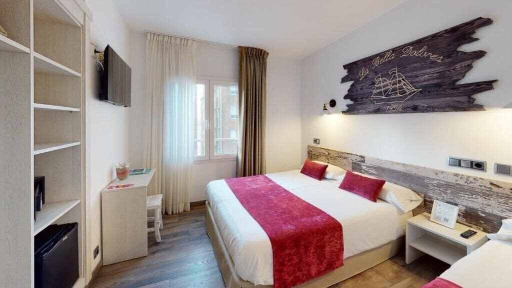 Готель Bella Dolores 2*