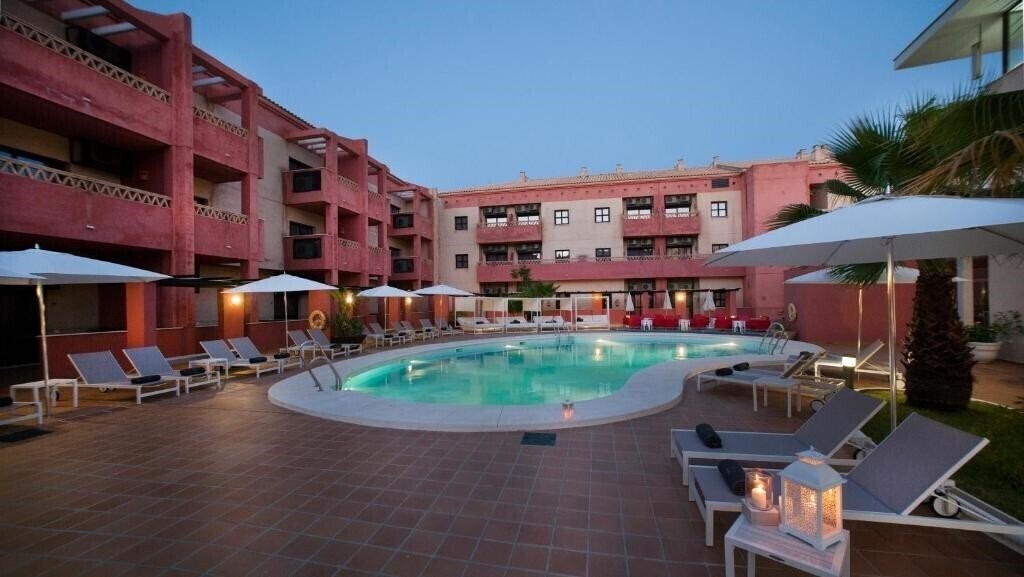 Готель Leo Punta Umbria Adults Only 3*