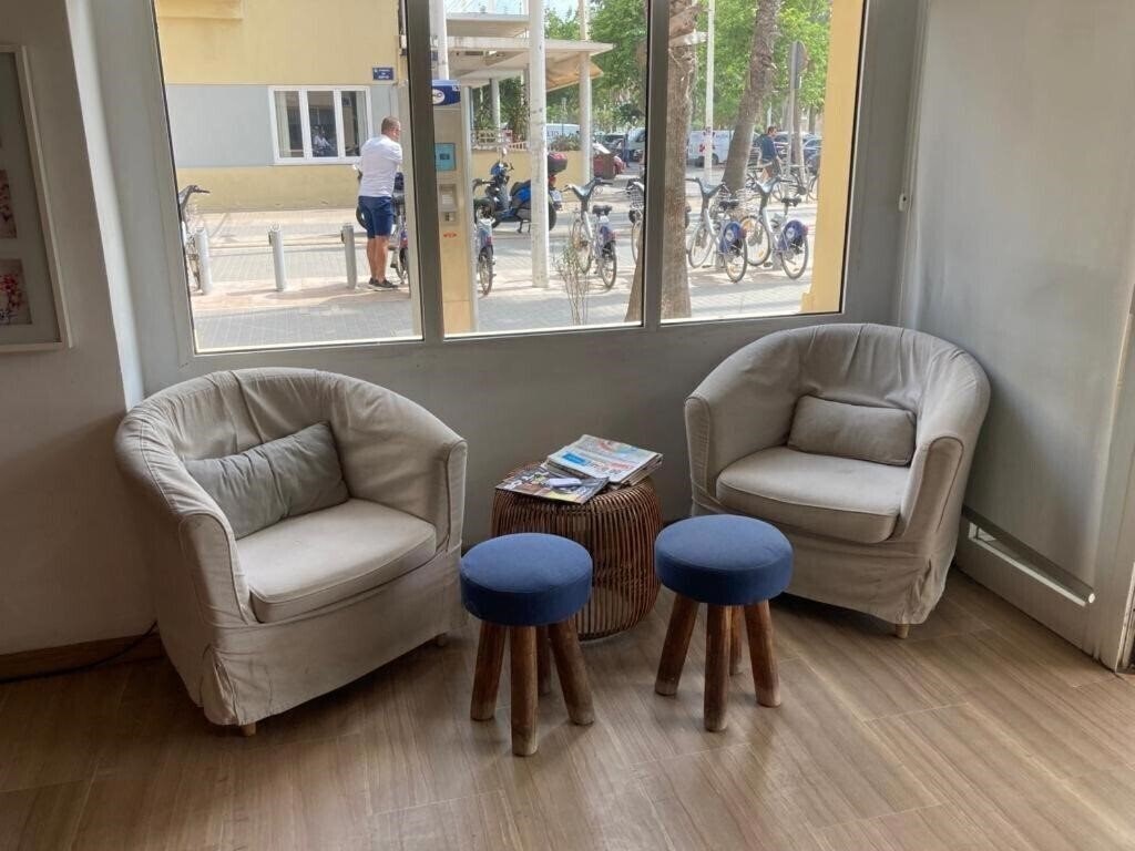 Zdjęcie Malvarrosa Beach Rooms 2*