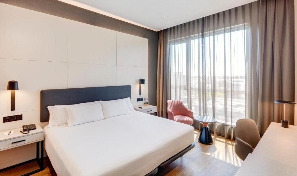 Готель Sercotel Sorolla Palace 4*