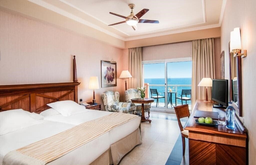 Фото Elba Estepona Gran Hotel Thalasso & SPA 5*