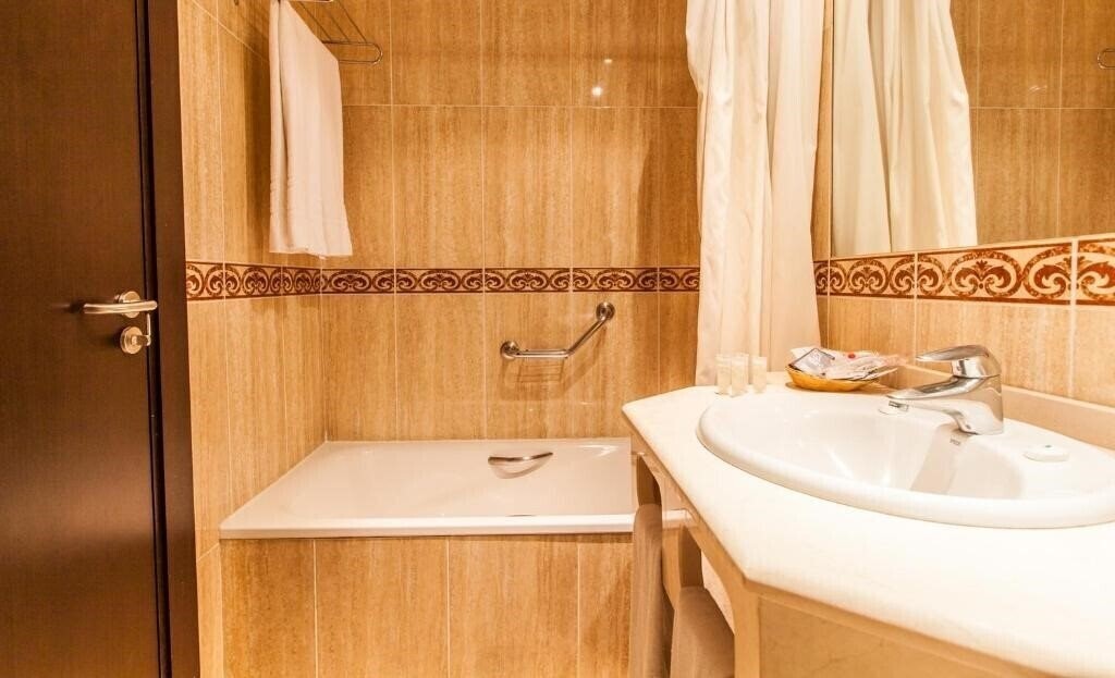 Фотографія Gran Cervantes By Blue Sea 4*