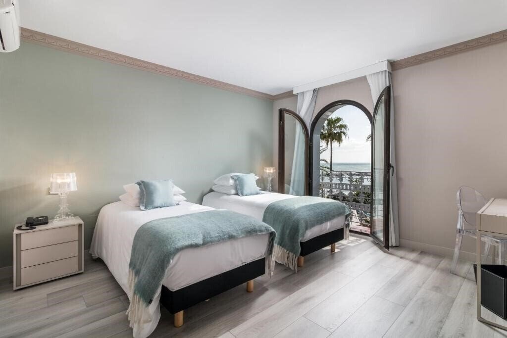 Фото Park Plaza Suites 4*