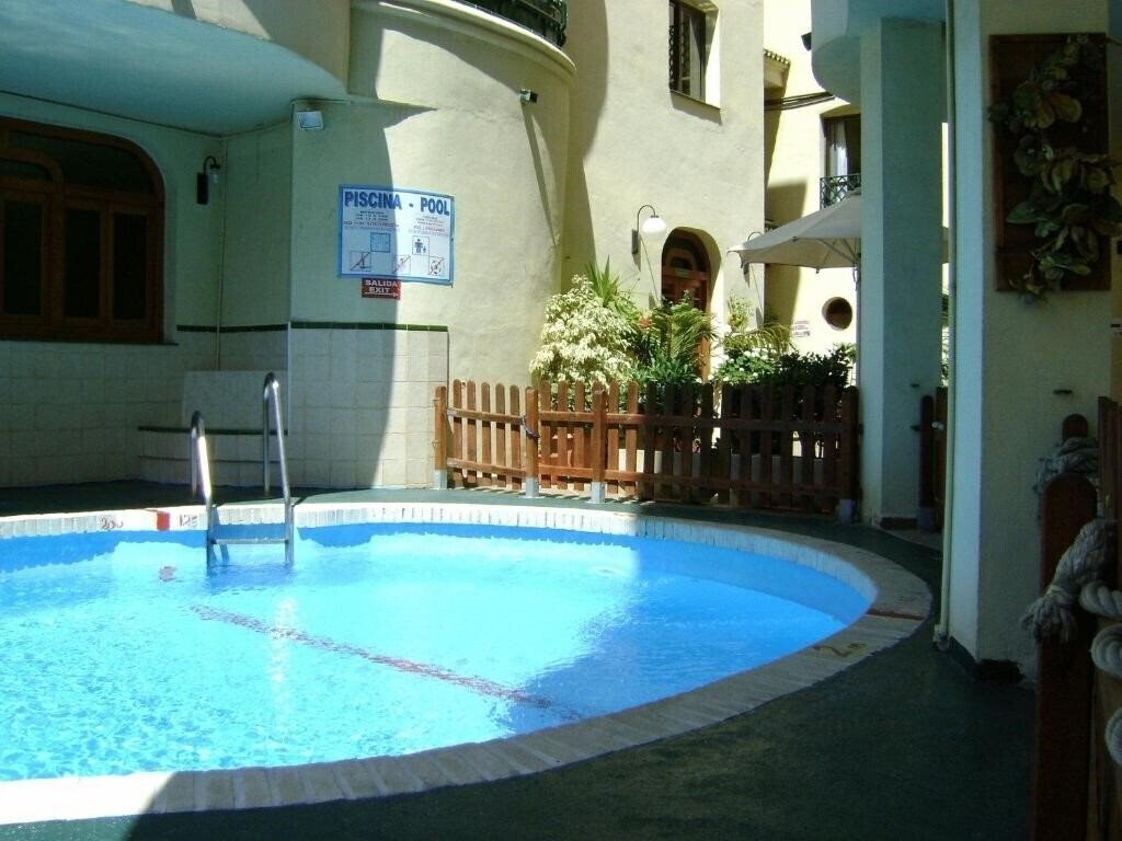 Zdjęcia Apartamentos Mediterraneo Nerja 2*