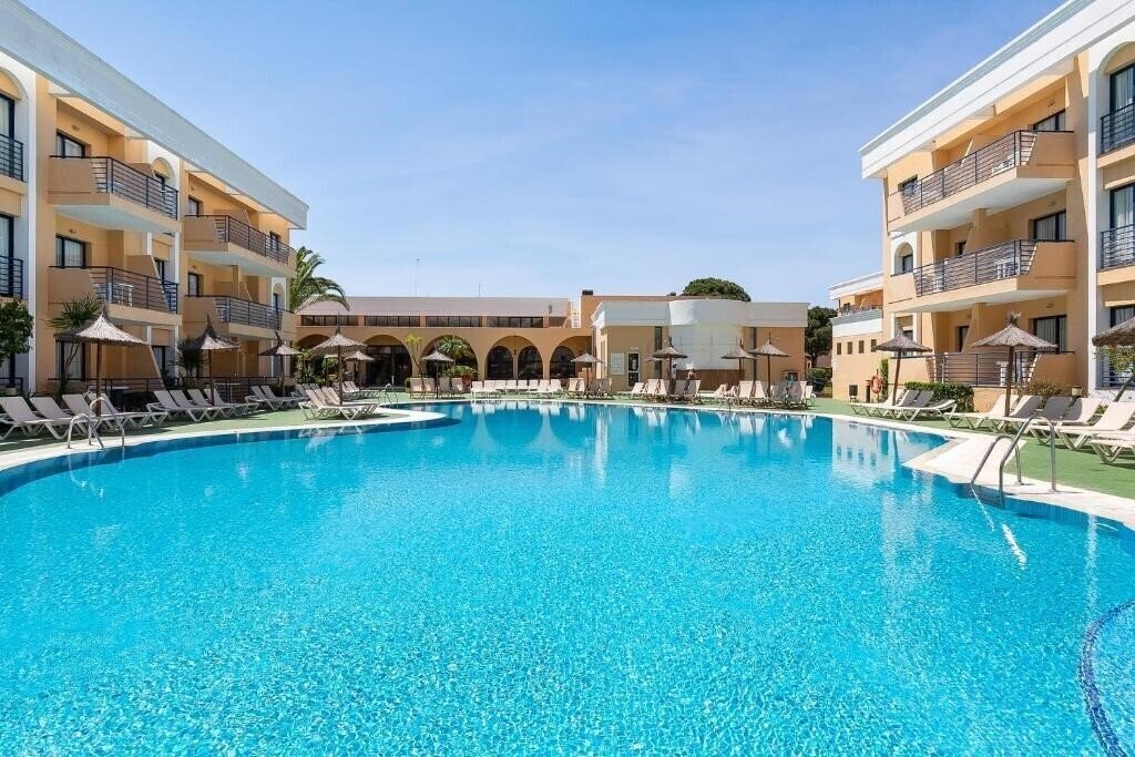 Hotel Apartamento Sol Sancti Petri 3*