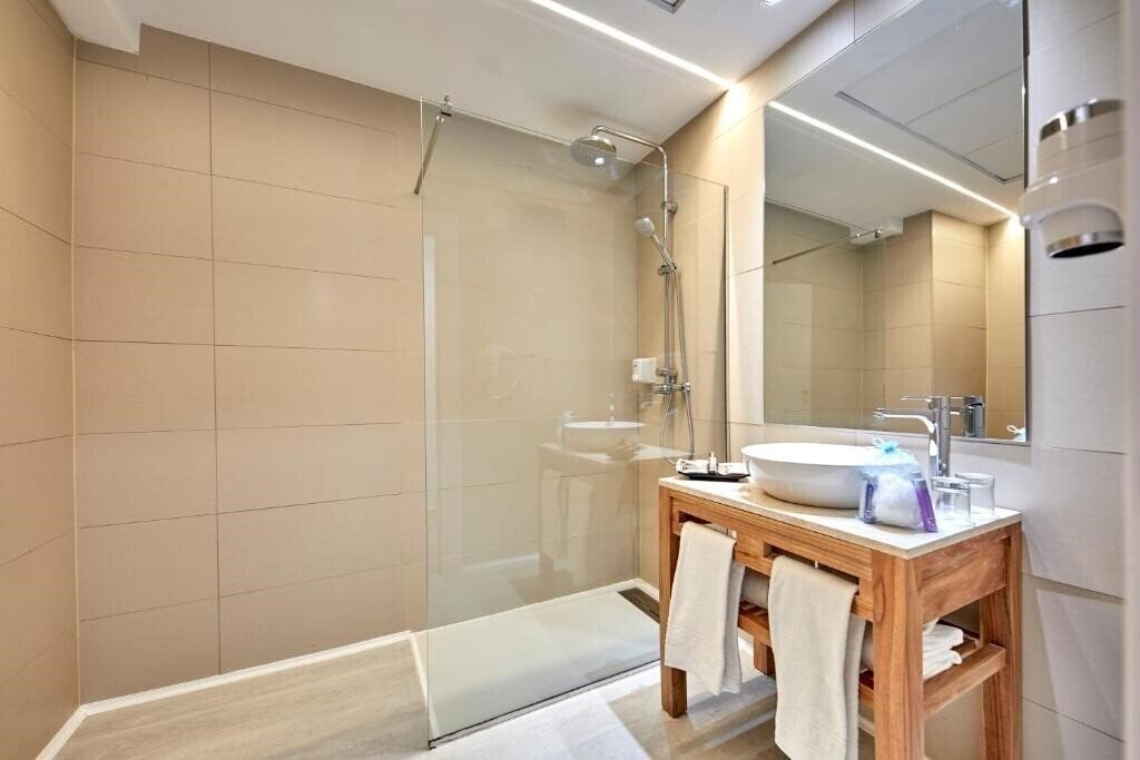 Готель Ibersol Torremolinos Beach (ex. Marconfort Costa Del Sol) 4*