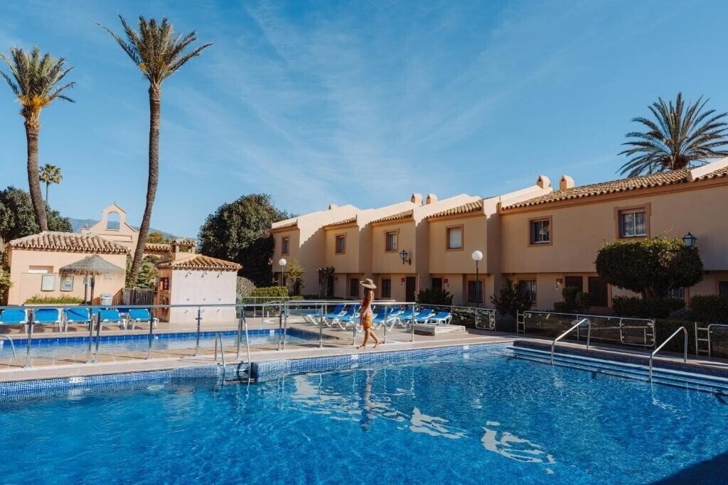Zdjęcie Ramada Hotel & Suites By Wyndham Costa Del Sol (ex. Select Marina Park) 3*