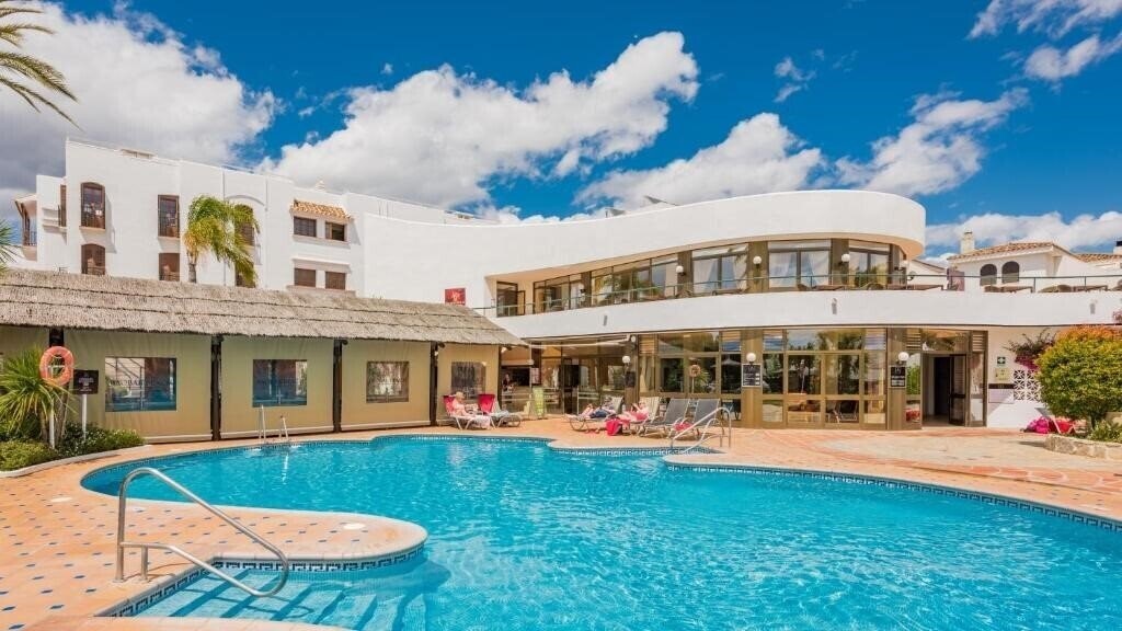 Отель Macdonald Villacana Club 3*