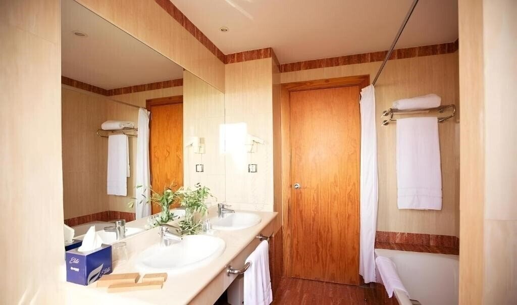 Фотографія Bakour Oh Nice 4*