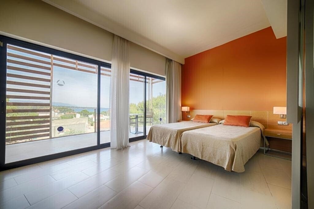 Zdjęcia Les Oliveres Beach Resort 4*