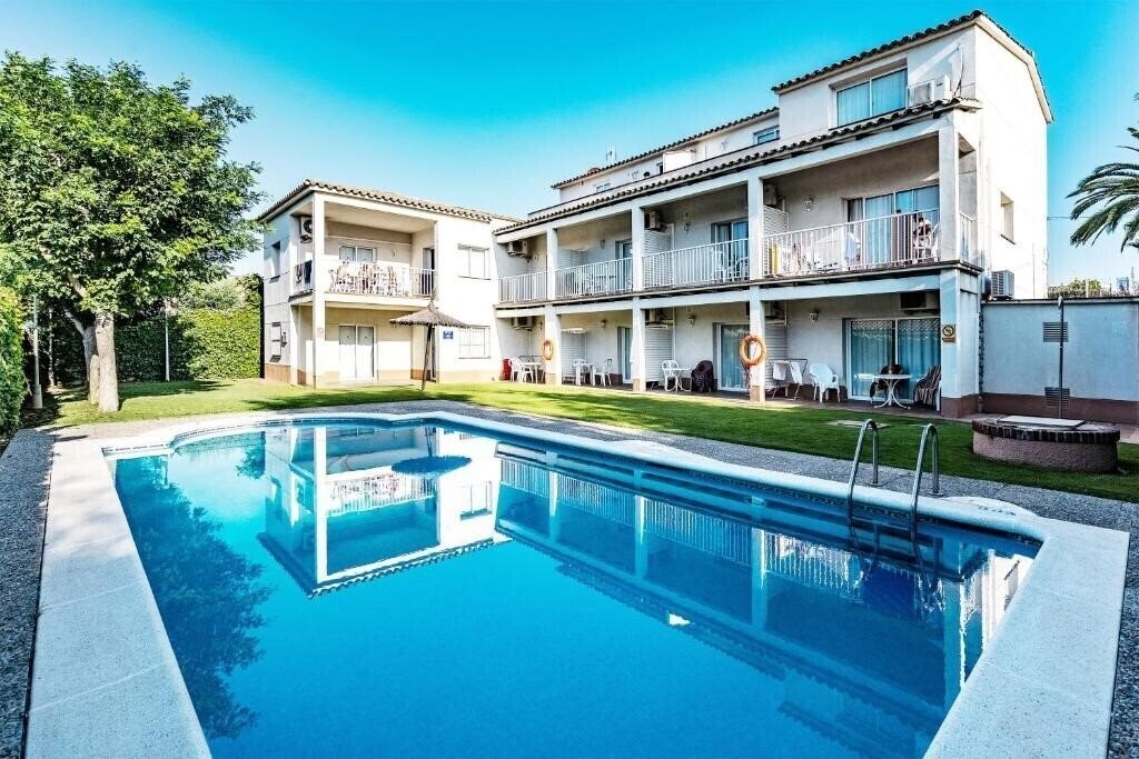 Отель Apartments Sunway Tara 2*