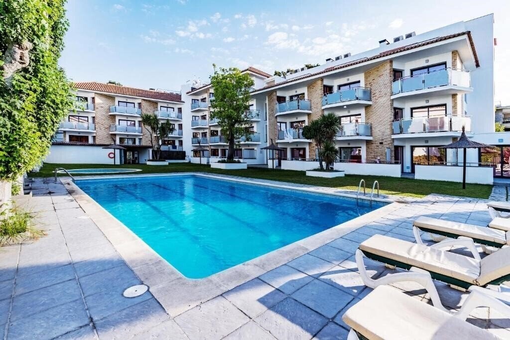 Отель Apartamentos Sunway Apollo 1*